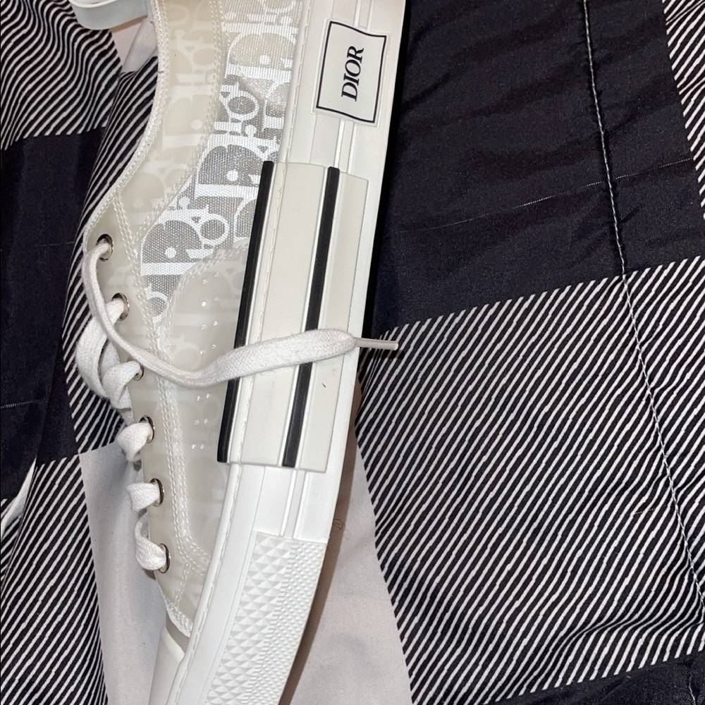 Only worn once